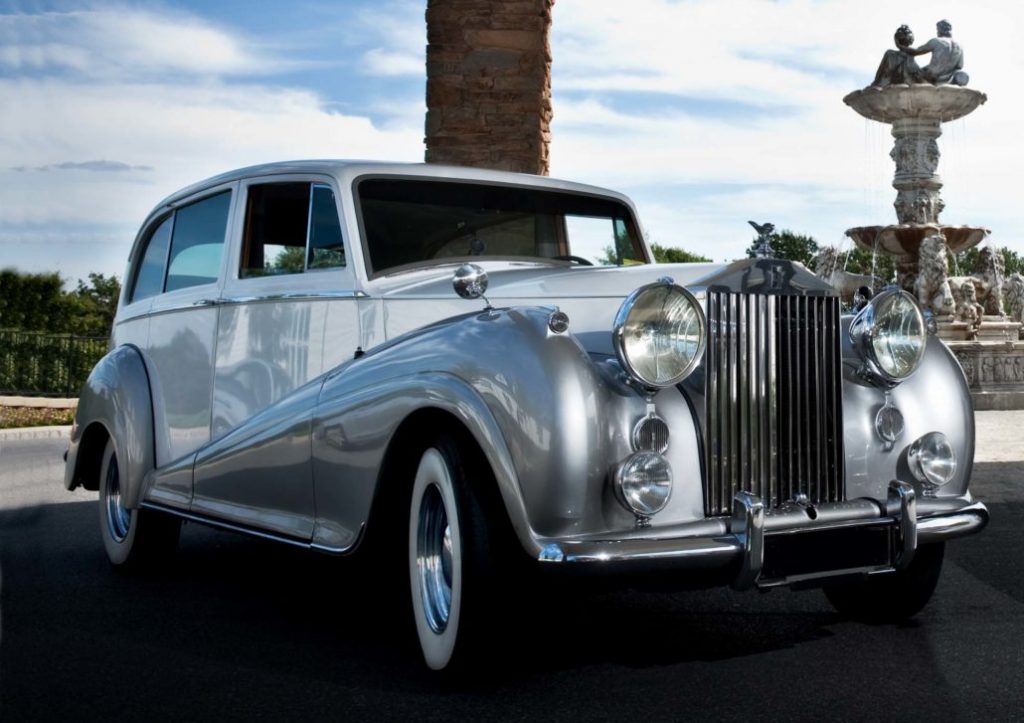 Curbside Classic: 1955 Rolls-Royce Silver Dawn – The Lady Takes A Knee -  Curbside Classic
